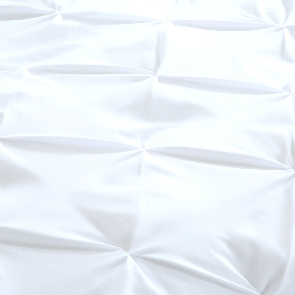 DreamZ Diamond Pintuck Duvet Cover Pillow Case Set in UK Size in White
