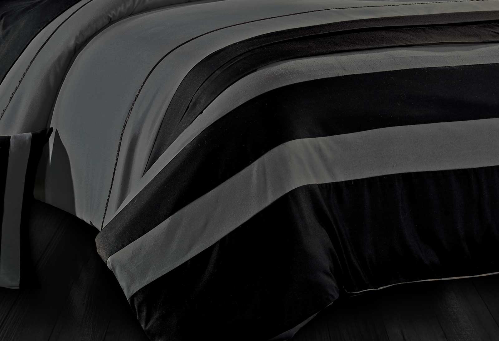 Super King Size Grey Black Sriped Quilt Cover Set(3PCS)